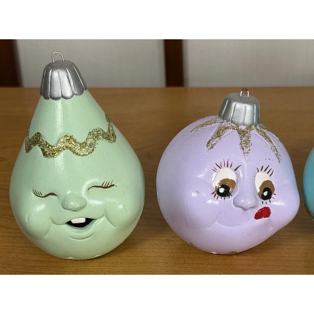 N/A anthropomorphic christmas